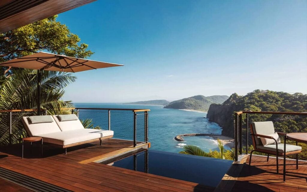 10 Honeymoon & Romantic Getaways Worth Escaping To - Treehouses in