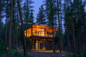 Paws Up Montana Green O Tree Haus - Treehouses in United States