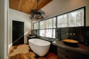 Paws Up Montana Green O Tree Haus - Treehouses in United States